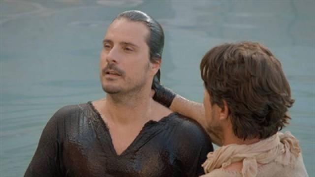 Pedro baptizes the Hydropic and calls him Raphael