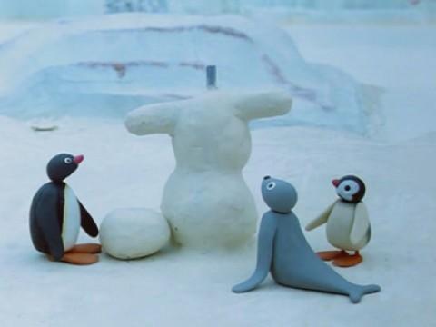 Pingu Builds a Snowman