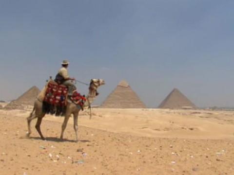 Who Built Egypt's Pyramids?