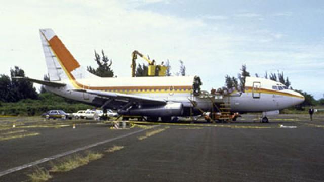 Hanging by a Thread (Aloha Airlines Flight 243)