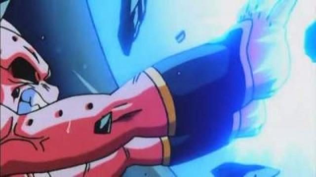Goku es el hombre más fuerte del universo. Buu desaparece