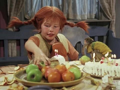 Pippi Looks for Ghosts and Is Visited by Thieves