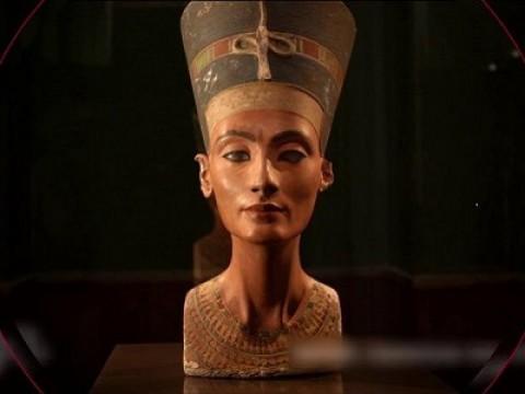Néfertiti, mystérieuse reine d’Égypte