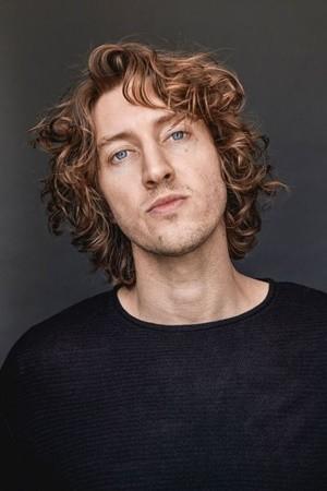 Picture of Dean Lewis