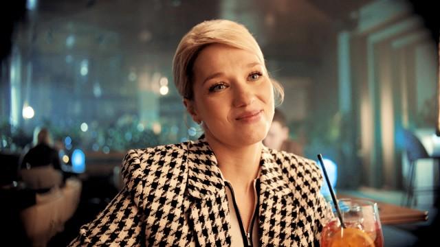 Familiarity and period