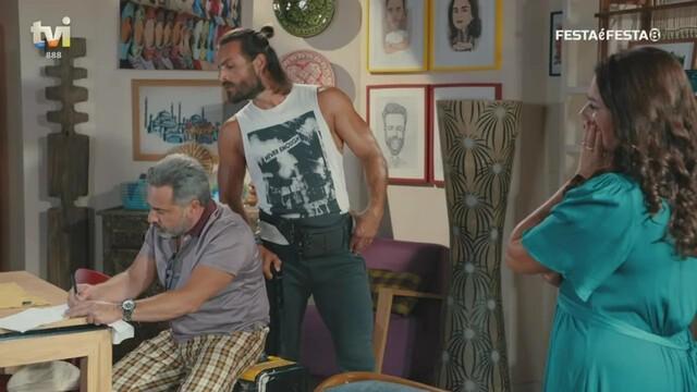 João Maria dá aula de ginástica a idosos!