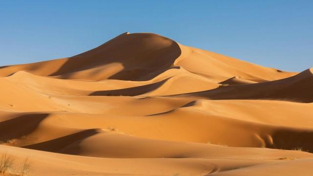 Pourquoi ne pas couvrir le Sahara avec des panneaux solaires ?
