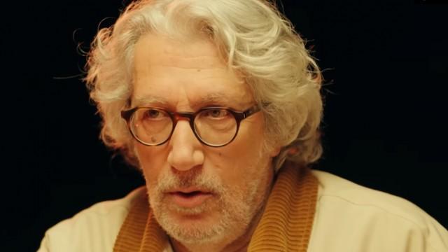 Alain Chabat signs a Goat Ones