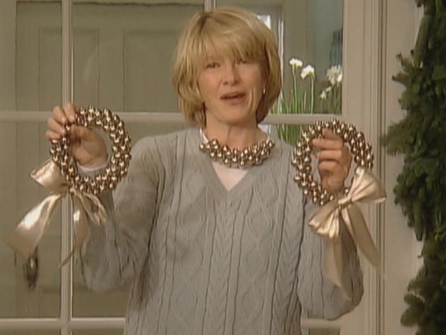 Glitter Ornaments; Amaryllis Aftercare; Jingle Bell Wreath