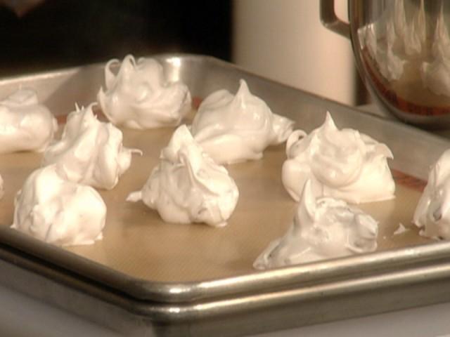How to Chop Chocolate Good Thing; Chocolate Chip Meringues