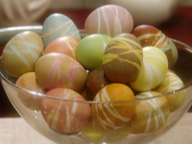 Natural Egg Dyes; Dyeing Eggs; Egg Blower Good Thing