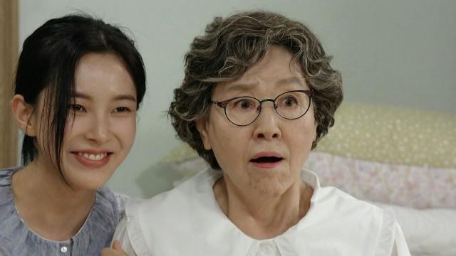 Between Silence and Confession