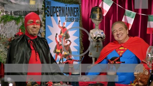 Drei Supermänner räumen auf