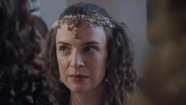 Henriette of England : Red Wedding at Versailles