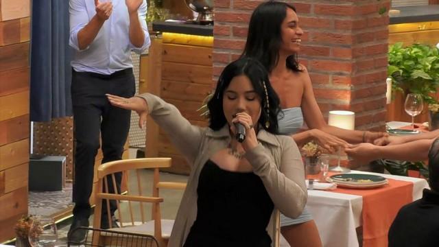 2190 - Un amor de modelaje