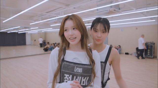 'Mamma Mia' Dance Practice
