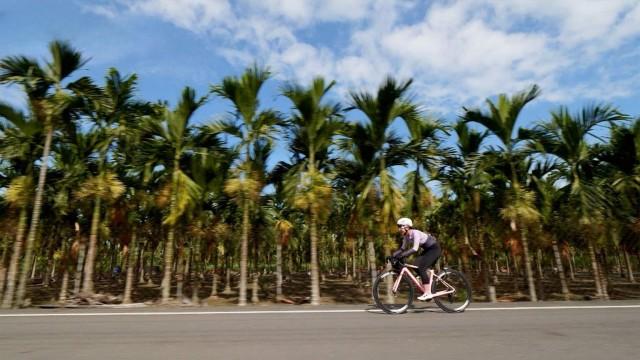 CYCLE AROUND TAIWAN - Into the Future, Together