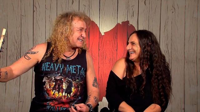 2225 - Guitarras y corazones