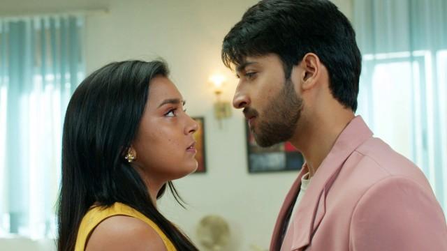 Anvita Shows Up At Virat's Office