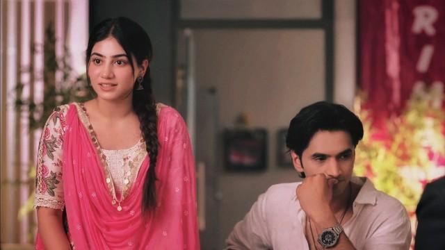 Nawab Saves Heer From Trouble