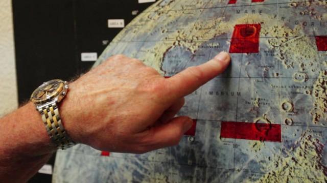 The Man Who Sells the Moon