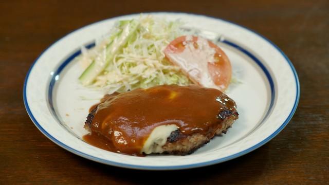 Cheese Hamburger Steak and Beef Tenderloin Shogayaki of Isezaki-Chojamachi, Kanagawa Prefecture