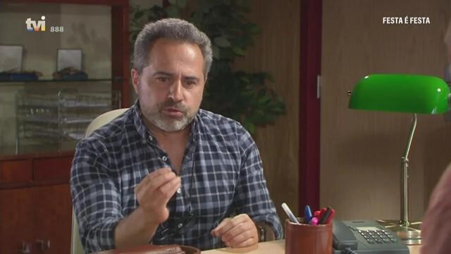 Peixoto desconfia que Celestino é o pai de Louis