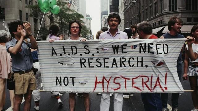 AIDS, un bacio contro l'ignoranza