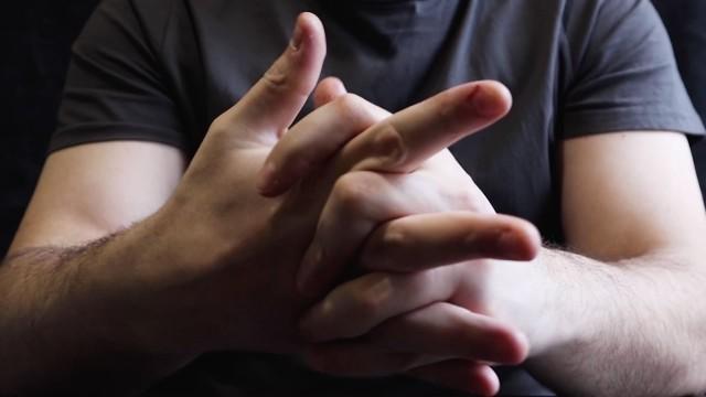 Est-ce mauvais pour la santé de faire craquer ses doigts ?