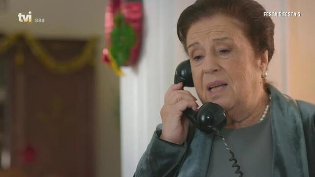 Glória fica abatida com chamada que recebe