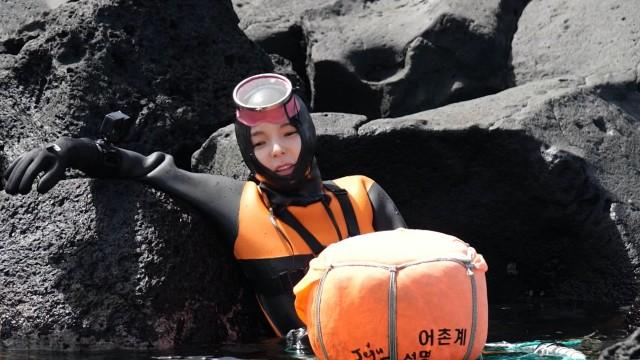 Divers and Stablemen in Jeju